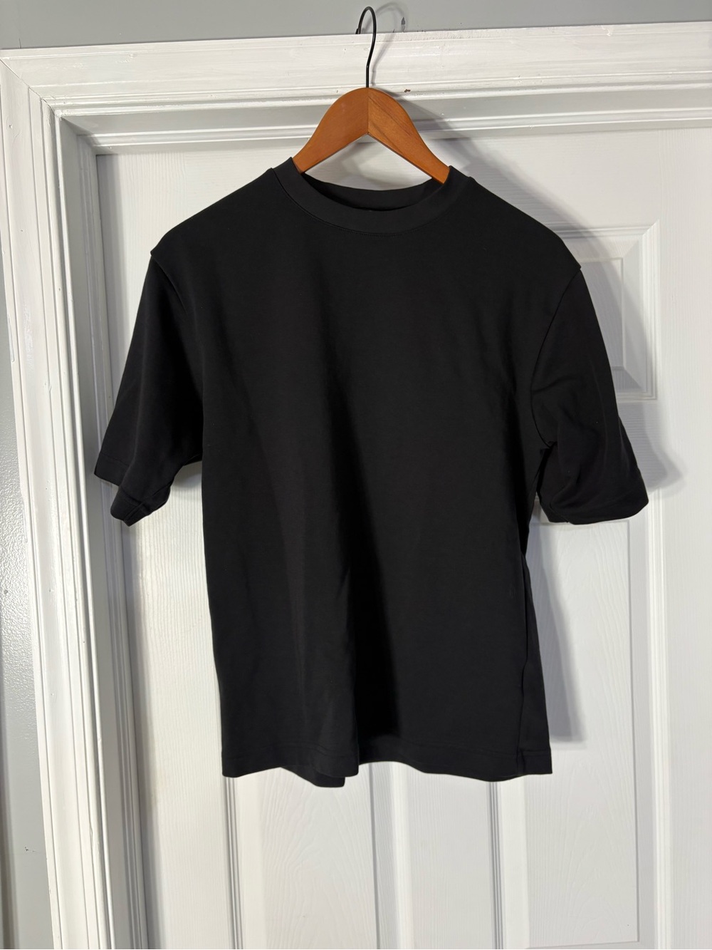 Uniqlo Black Short Sleeve Crew Neck Tee